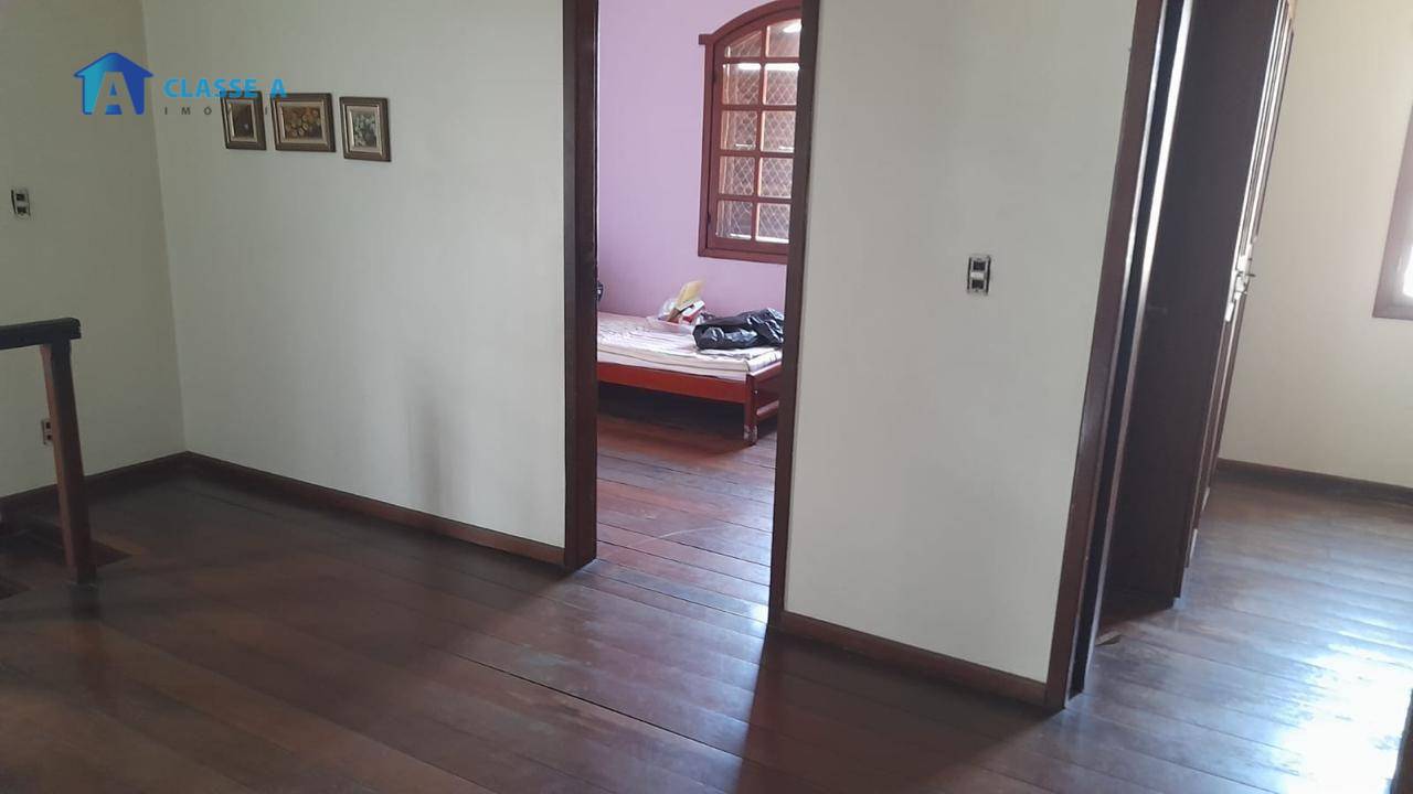 Casa à venda com 3 quartos, 229m² - Foto 10