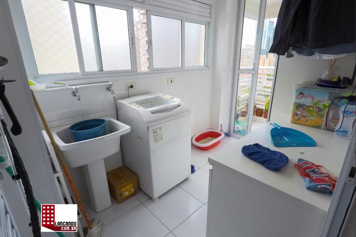 Apartamento à venda com 3 quartos, 183m² - Foto 2