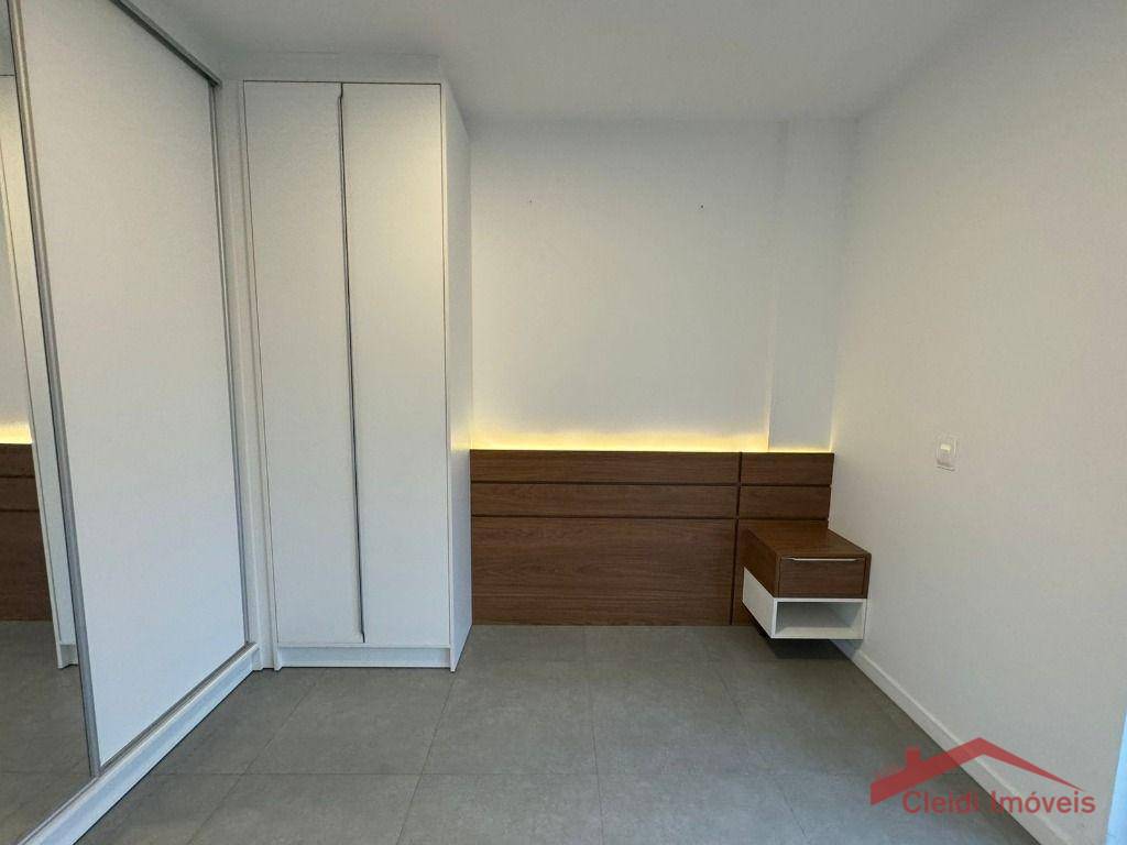 Apartamento à venda com 2 quartos, 79m² - Foto 15