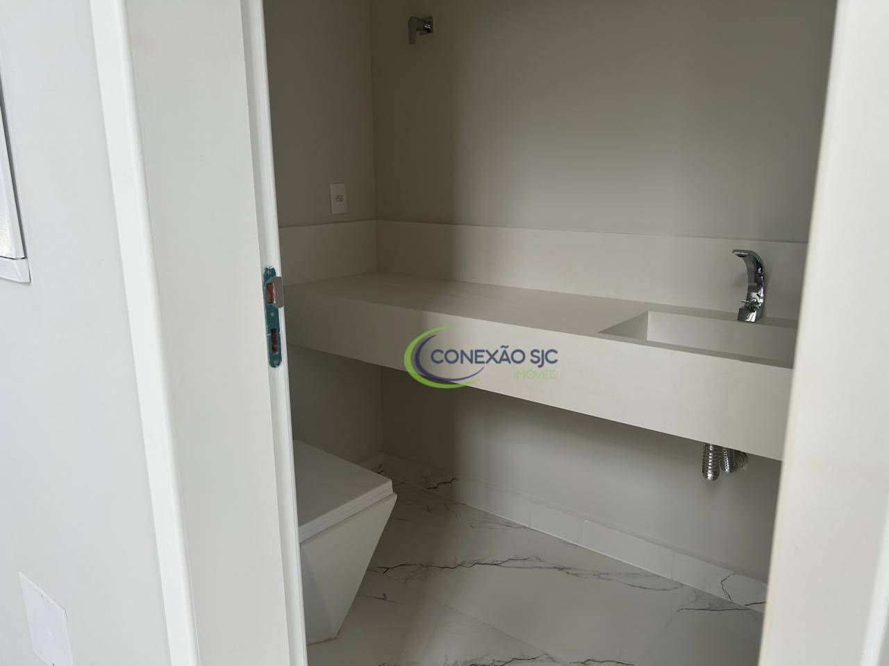 Sobrado à venda com 4 quartos, 350m² - Foto 9