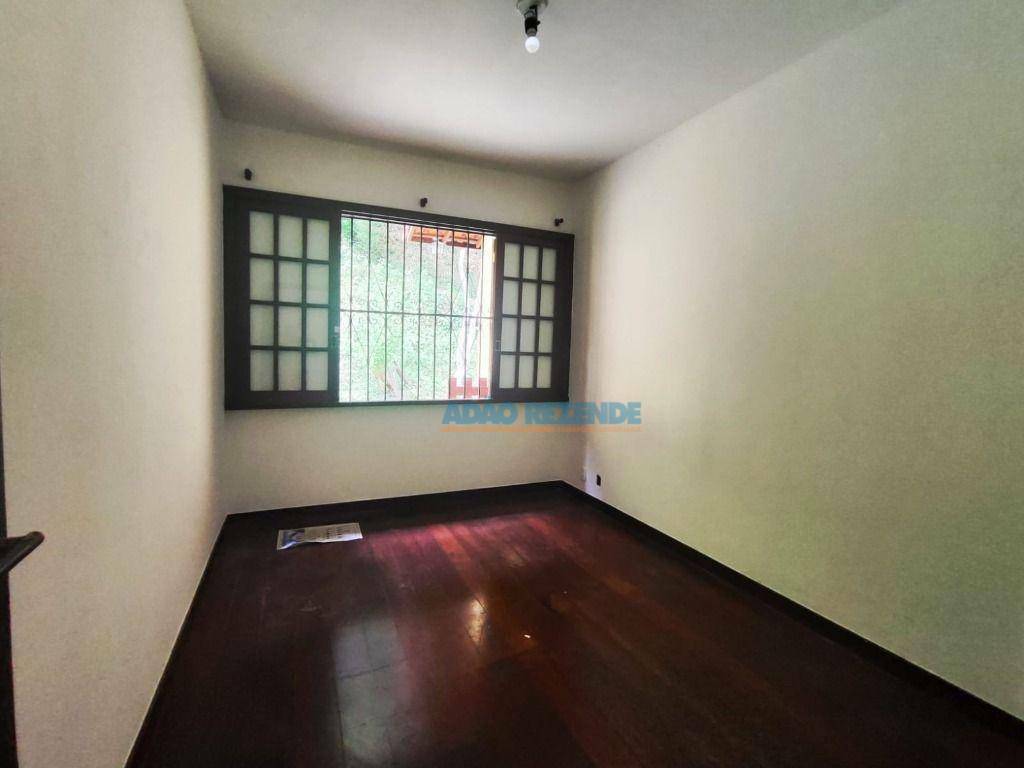 Casa à venda com 4 quartos, 219m² - Foto 18