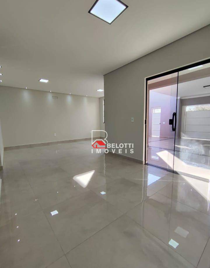 Casa à venda com 3 quartos, 180M2 - Foto 1