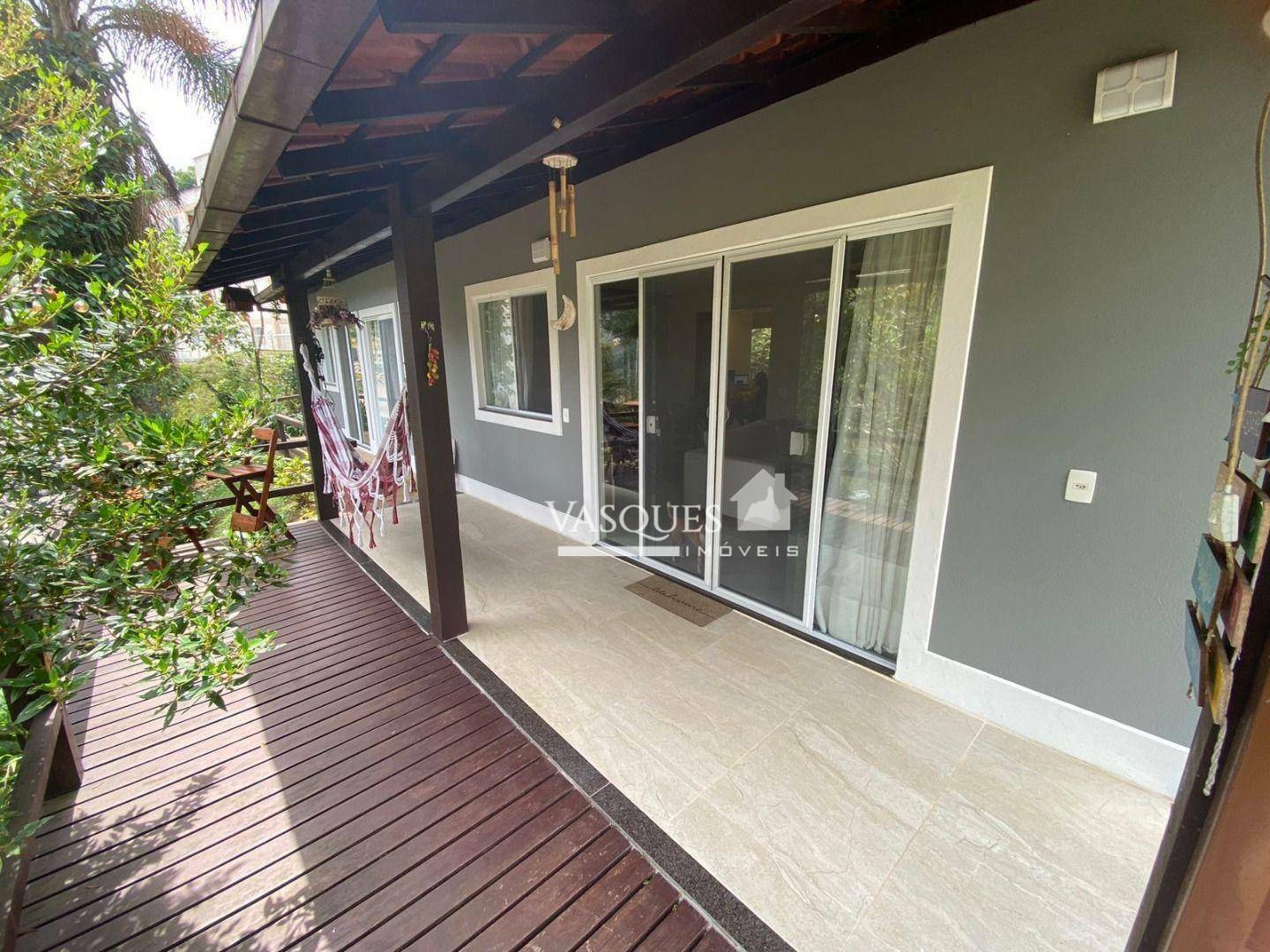 Casa à venda com 2 quartos, 130m² - Foto 2