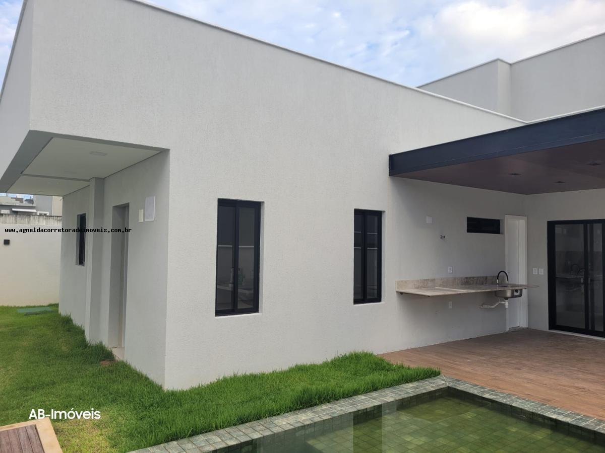 Casa de Condomínio à venda com 3 quartos, 220m² - Foto 13