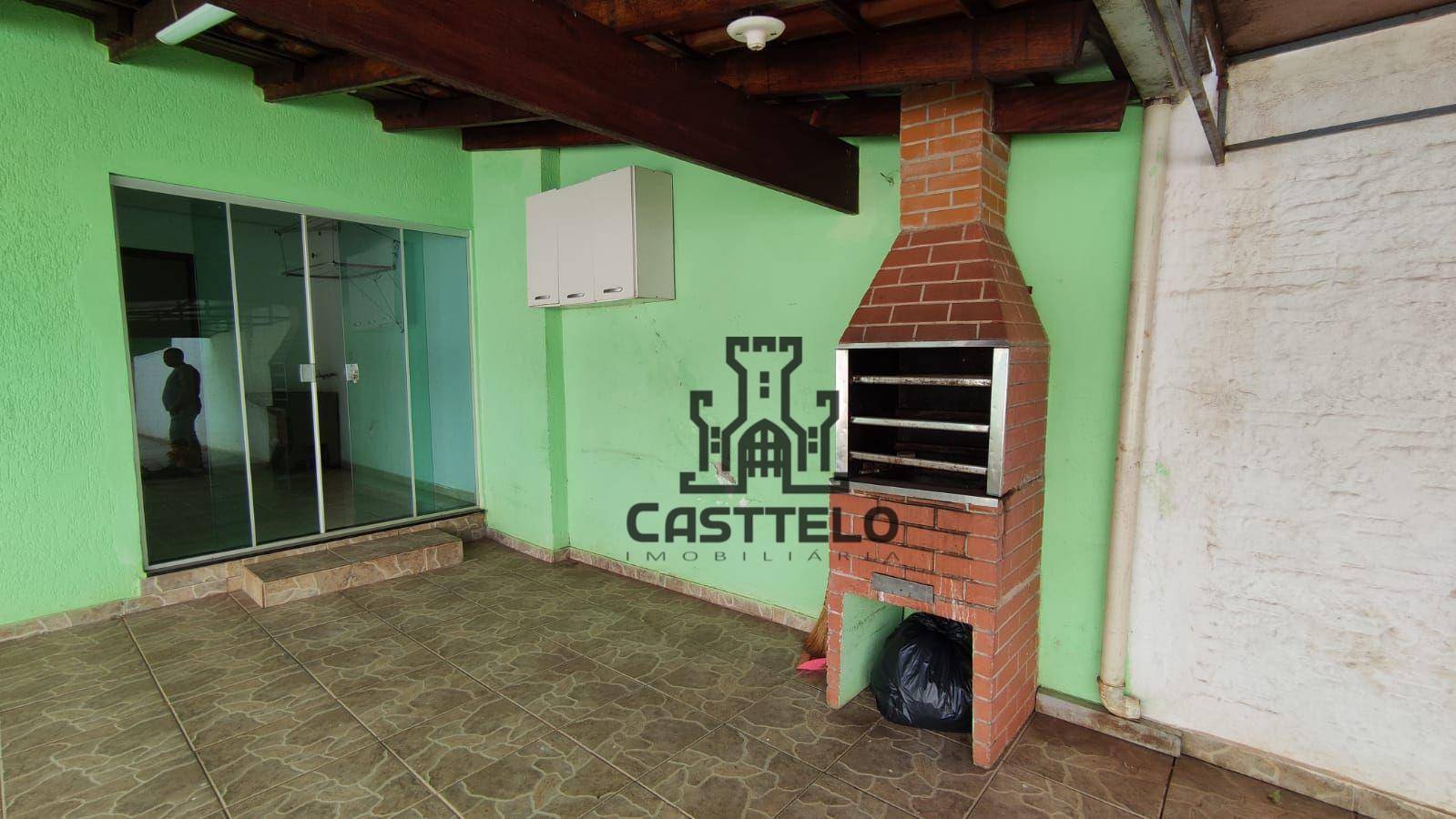 Casa à venda com 3 quartos, 70m² - Foto 3