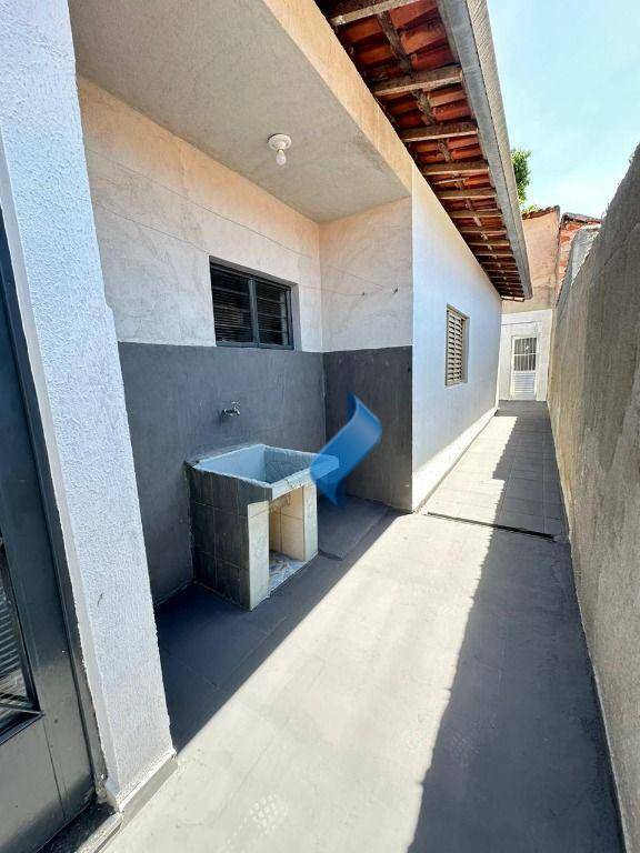 Casa à venda com 3 quartos, 103m² - Foto 4