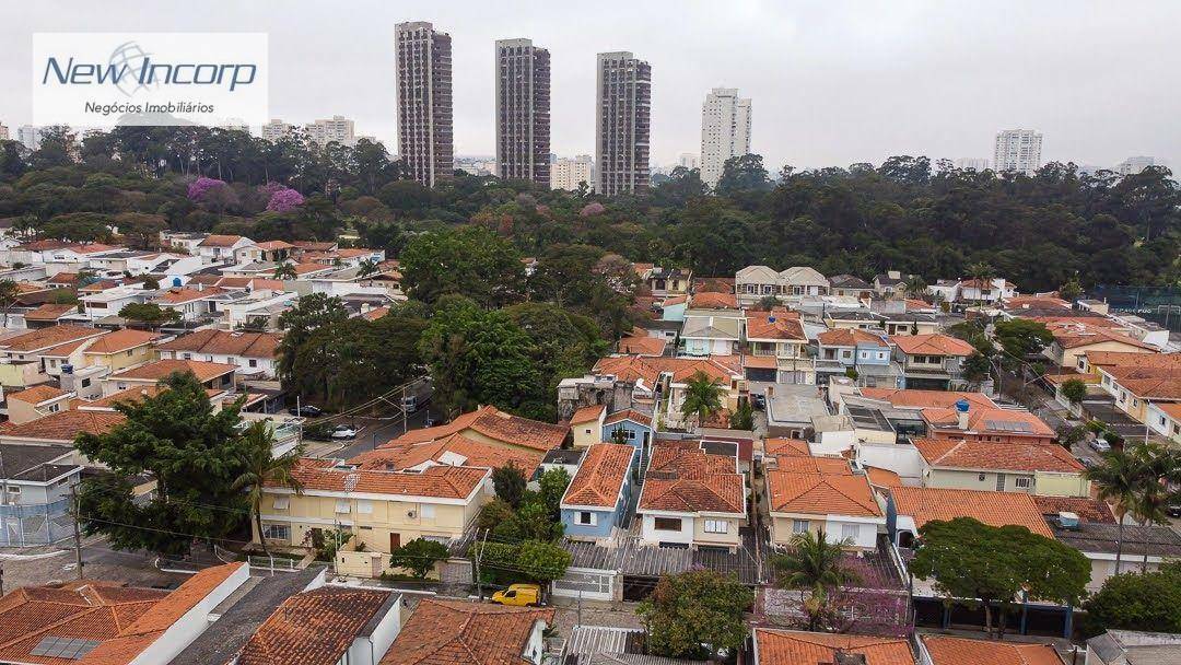 Sobrado à venda com 4 quartos, 225m² - Foto 52