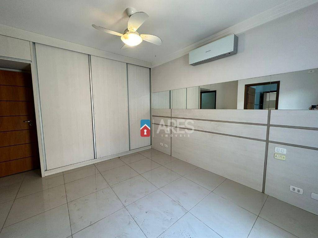 Casa para alugar com 3 quartos, 249m² - Foto 15