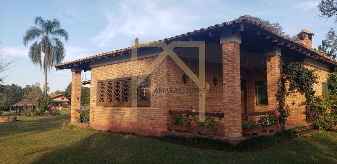 Fazenda à venda com 3 quartos, 210m² - Foto 1