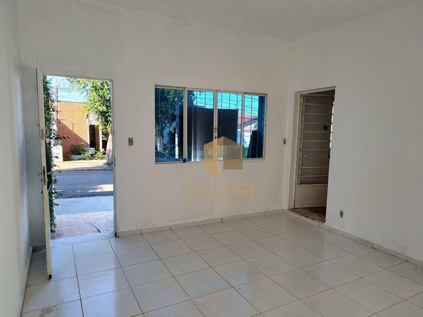 Casa para alugar com 3 quartos, 190m² - Foto 1