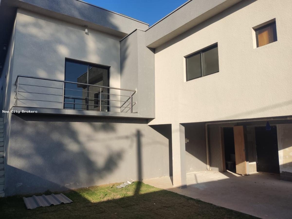 Casa de Condomínio à venda com 3 quartos, 300m² - Foto 3