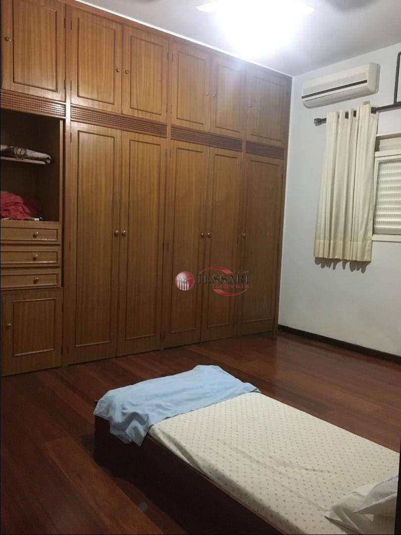 Casa à venda com 4 quartos, 300m² - Foto 14