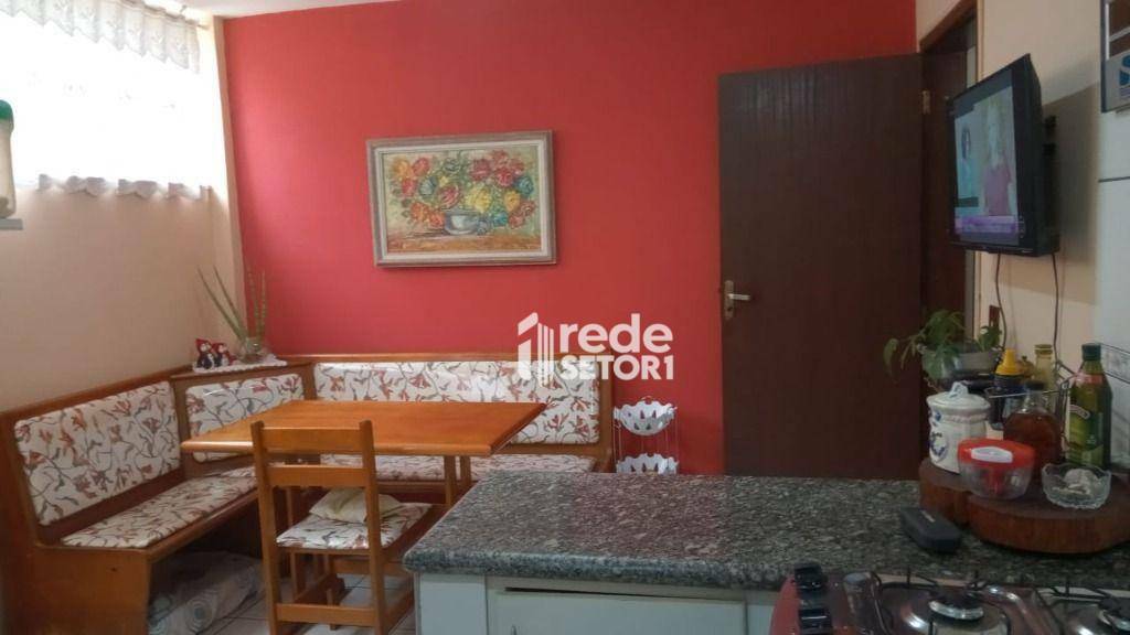 Casa à venda com 5 quartos, 264m² - Foto 25