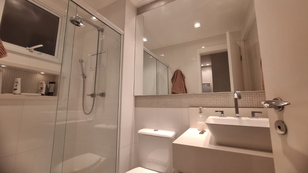 Apartamento à venda com 3 quartos, 134m² - Foto 2