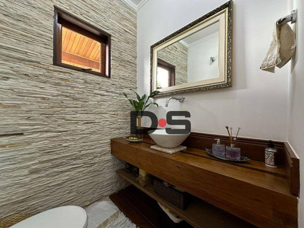 Casa à venda com 3 quartos, 312m² - Foto 7