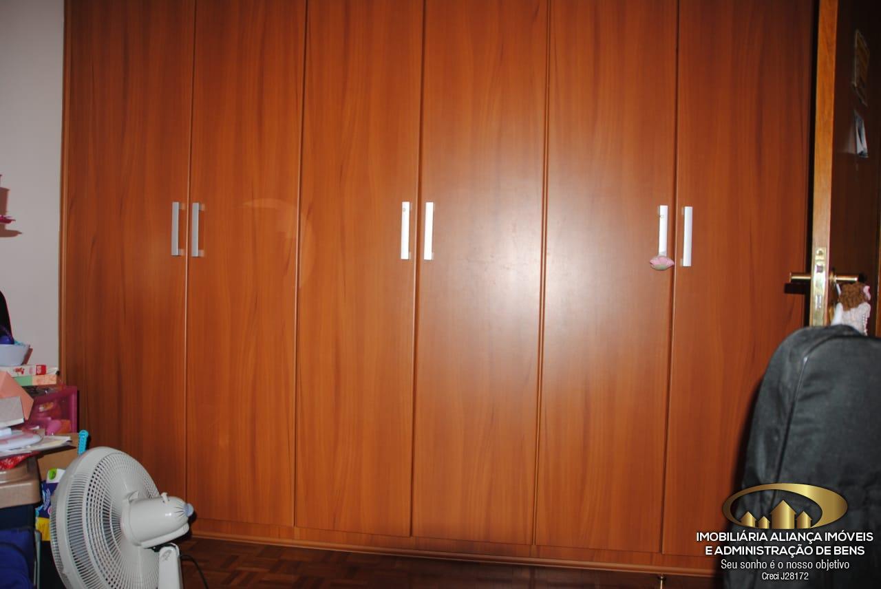 Apartamento à venda com 3 quartos, 238m² - Foto 4