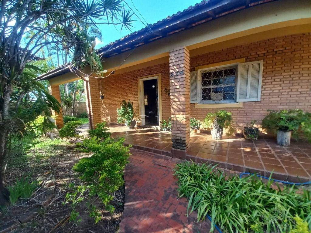 Casa, 3 quartos, 194 m² - Foto 1