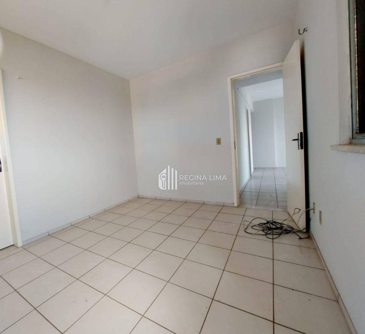 Apartamento à venda com 2 quartos, 75m² - Foto 18