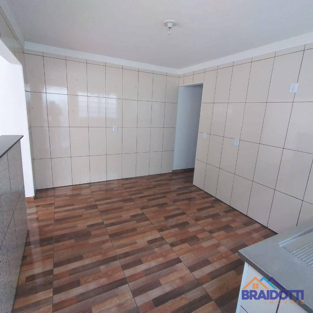 Casa à venda com 3 quartos, 90m² - Foto 2