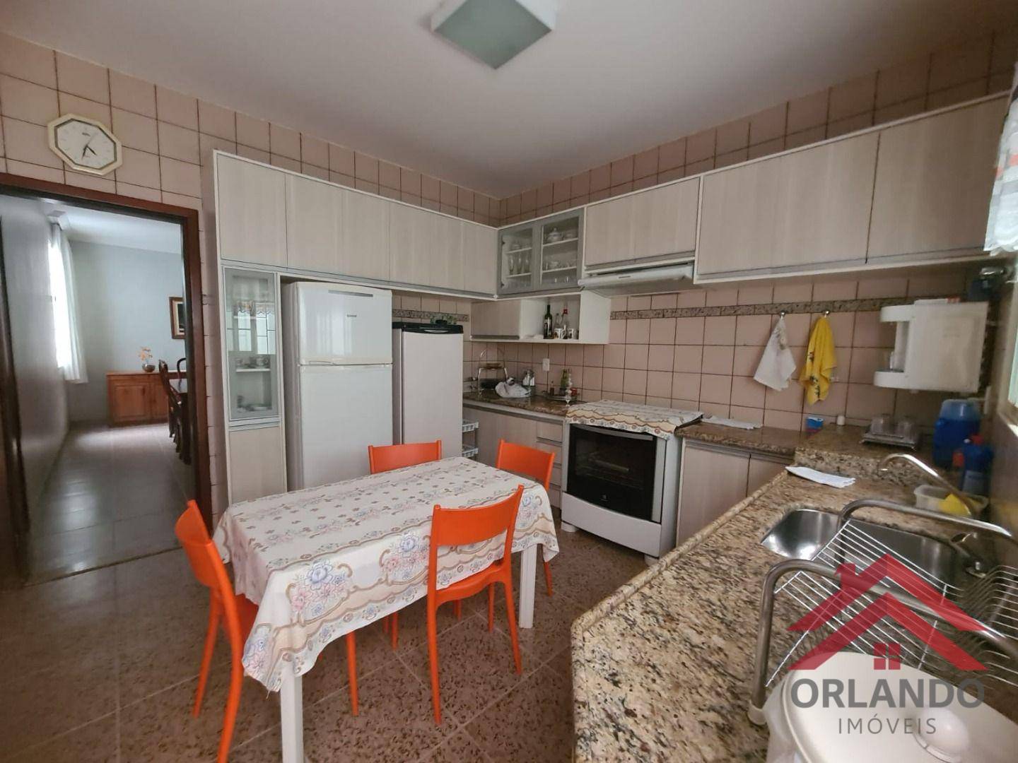 Casa à venda com 3 quartos, 210m² - Foto 9