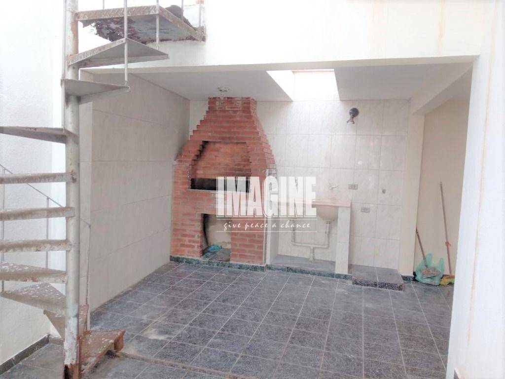 Sobrado à venda com 3 quartos, 140m² - Foto 4