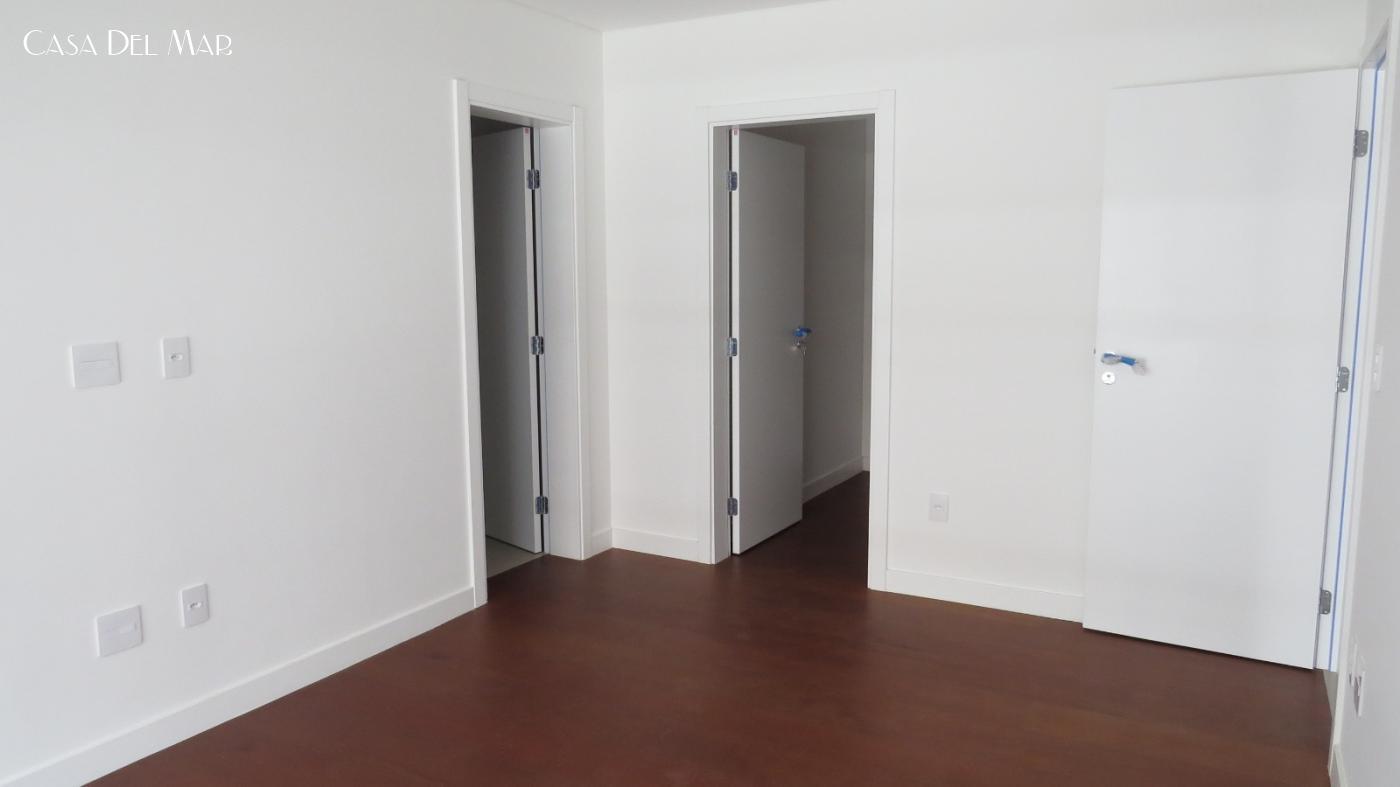 Apartamento à venda com 4 quartos, 210m² - Foto 13