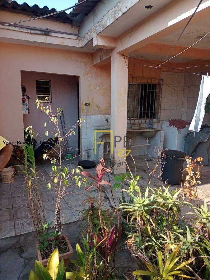 Sobrado à venda com 4 quartos, 180m² - Foto 1