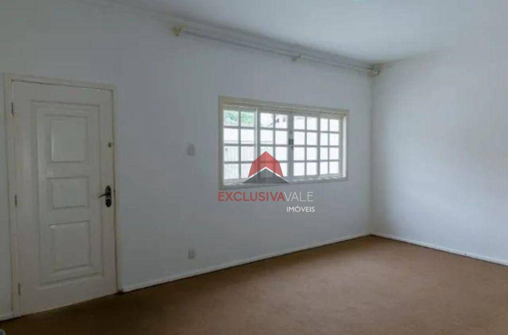 Casa à venda com 3 quartos, 300m² - Foto 3