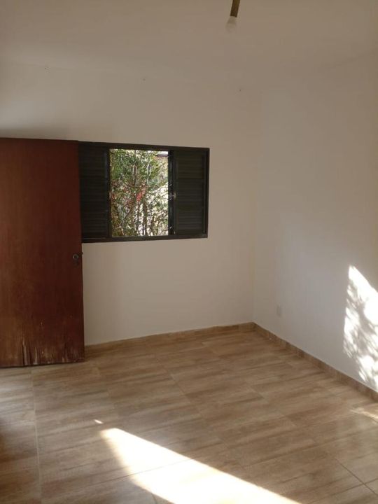 Casa à venda com 3 quartos, 90m² - Foto 1