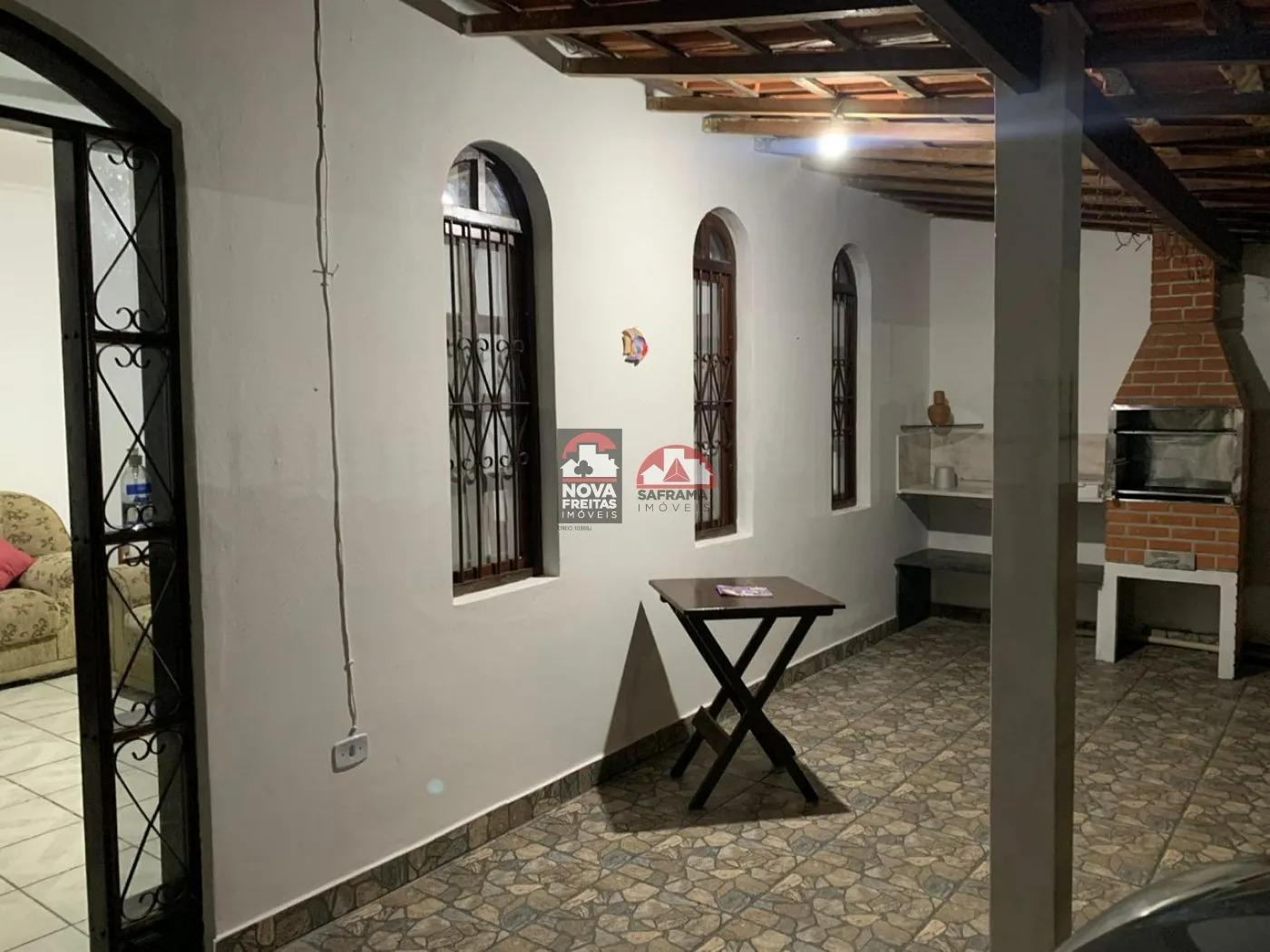 Casa à venda com 4 quartos, 154m² - Foto 2