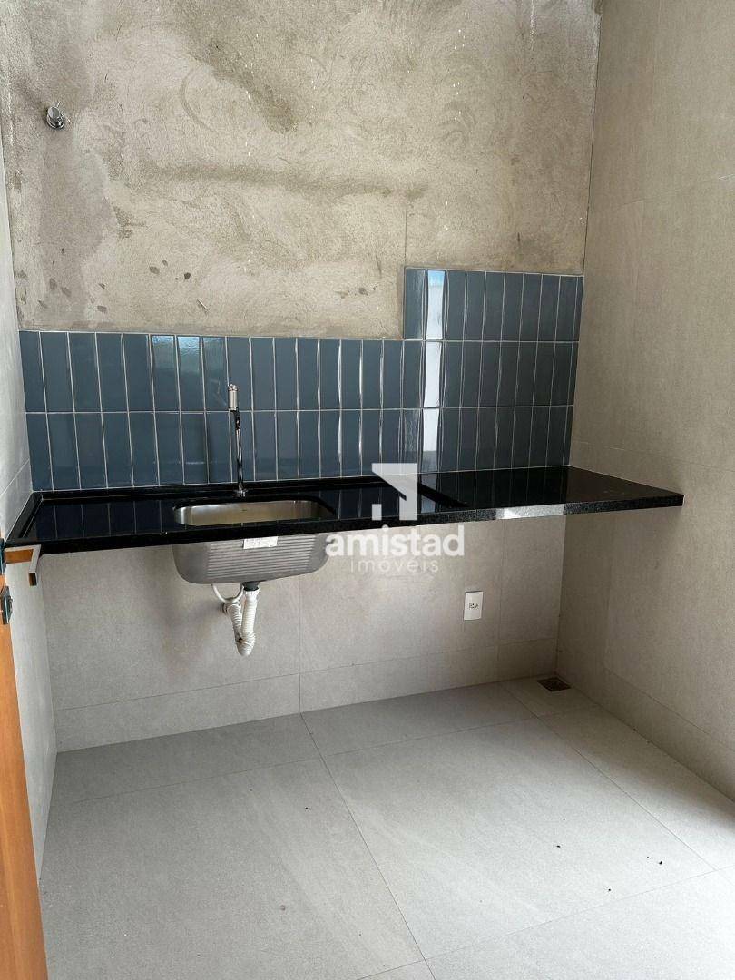 Casa à venda com 3 quartos, 218m² - Foto 14