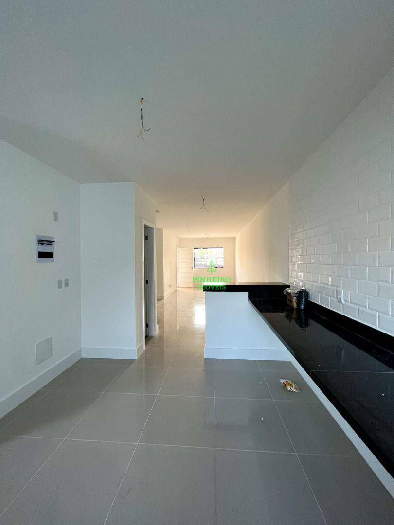 Casa à venda com 3 quartos, 180m² - Foto 9