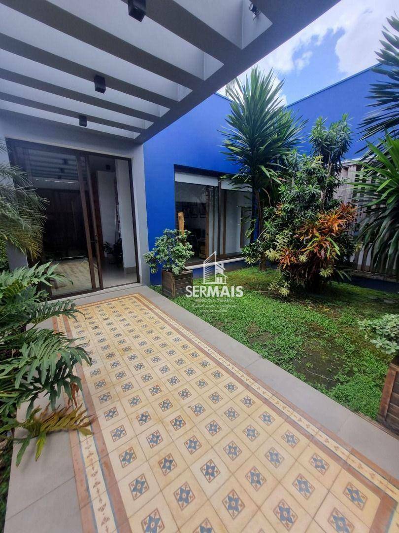 Casa de Condomínio à venda com 3 quartos, 256m² - Foto 2