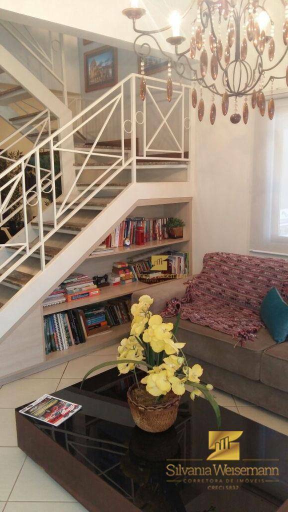 Casa à venda e aluguel com 3 quartos, 180m² - Foto 3