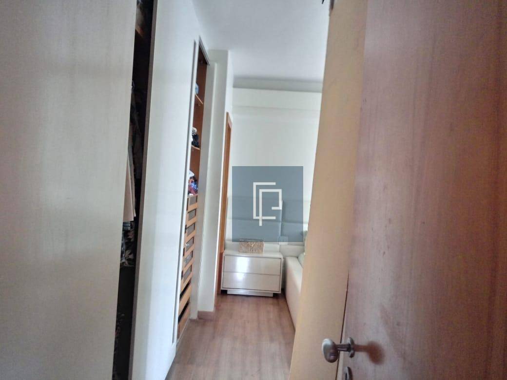 Apartamento à venda com 3 quartos, 236m² - Foto 13