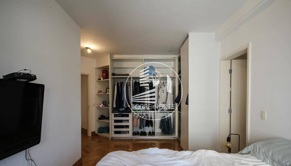 Apartamento à venda com 3 quartos, 160m² - Foto 13