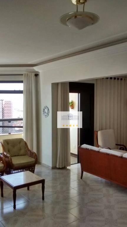 Apartamento à venda com 3 quartos, 228m² - Foto 7