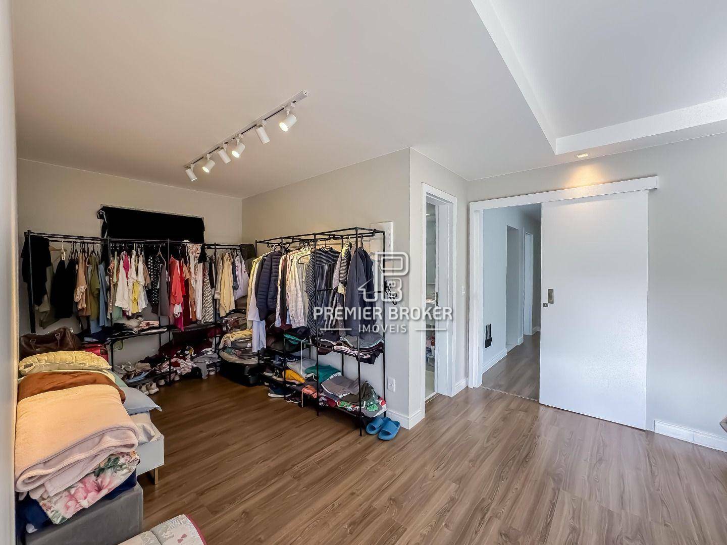 Casa de Condomínio à venda com 4 quartos, 204m² - Foto 19