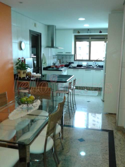 Apartamento à venda com 3 quartos, 212m² - Foto 12