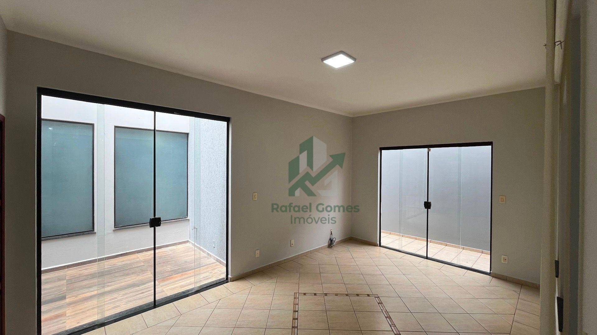 Casa, 4 quartos, 250 m² - Foto 2