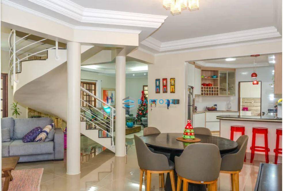 Sobrado à venda com 3 quartos, 280m² - Foto 52