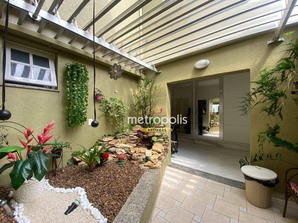 Sobrado à venda com 5 quartos, 311m² - Foto 1