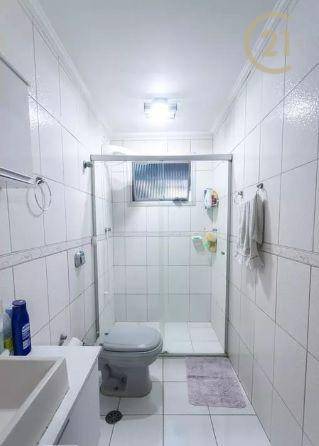 Apartamento à venda com 2 quartos, 70m² - Foto 17