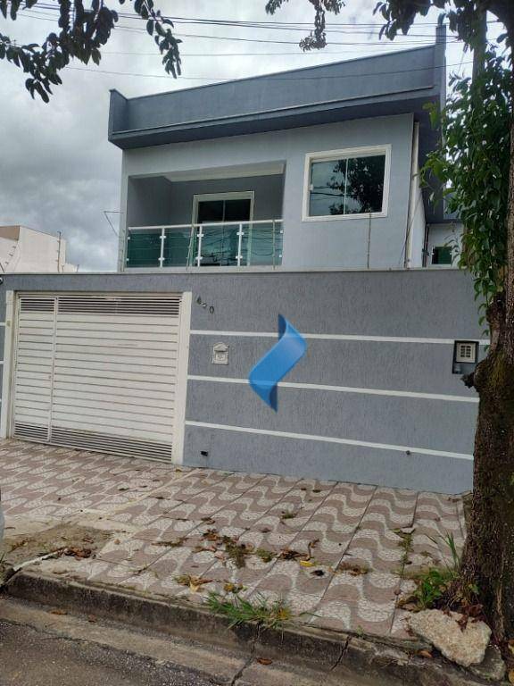 Casa à venda com 3 quartos, 180m² - Foto 1