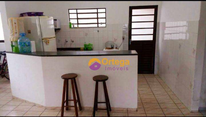 Casa à venda com 2 quartos, 90m² - Foto 8