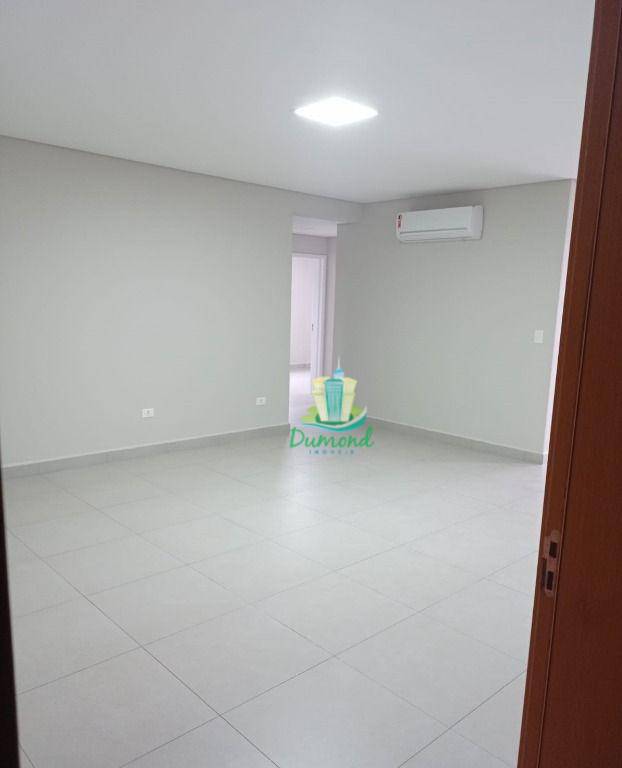 Apartamento à venda com 3 quartos, 130m² - Foto 2