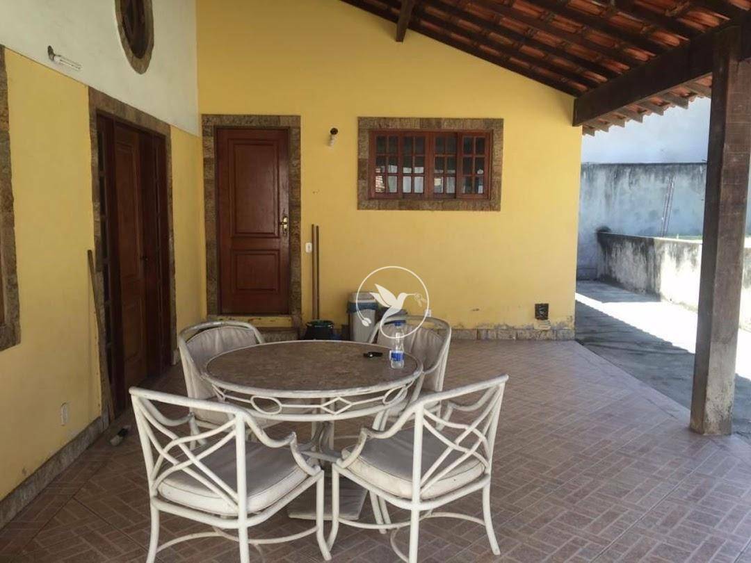 Casa à venda com 3 quartos, 300m² - Foto 3