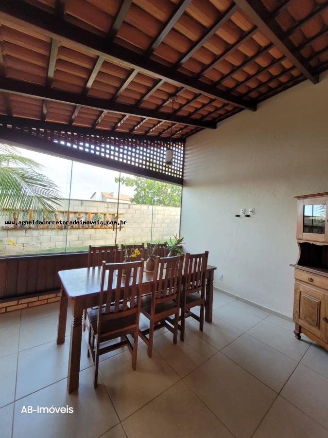 Casa de Condomínio à venda com 3 quartos, 199m² - Foto 10