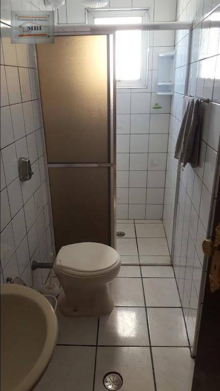 Apartamento à venda com 2 quartos, 75m² - Foto 11