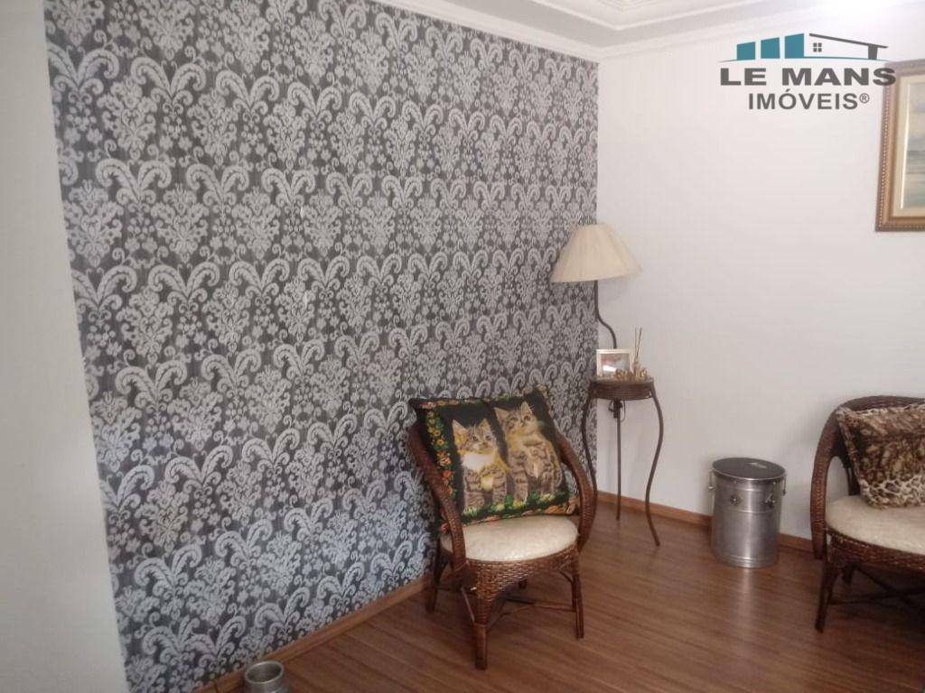 Casa à venda com 3 quartos, 175m² - Foto 1